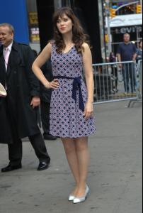600full-zooey-deschanel.jpg555.jpg