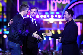 2016 MTV Movie Awards Show 0CawqWsVGJWl.jpg