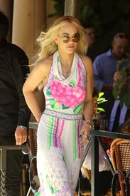 rita-ora-out-in-beverly-hills_26.jpg