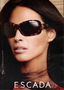 25277_EscadaEyewear_SS08_ChristyTurlington_phPatrickDemarchelier_122_776lo.jpg