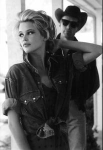 Claudia_photographed_by_Ellen_Von_Unwerth1989.jpg