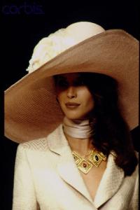 christy_turlington_hat316921_8.jpg