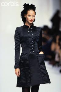 Christy_Turlington_Modeling_Chanel320763_2.jpg