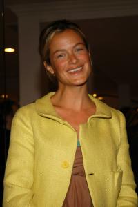 92267_celebrity_city_Carolyn_Murphy_63_123_305lo.JPG