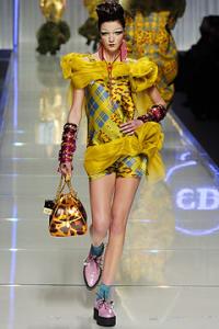 maria_Christian_Dior_Fall_2004_Ready_to_Wear.jpg