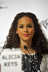 celebrity_paradise.com_Alicia_Keys_Ischgl_007.jpg