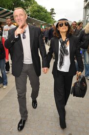 celebrity_paradise.com_Salma_Hayek_French_Tennis_Open_015.jpg