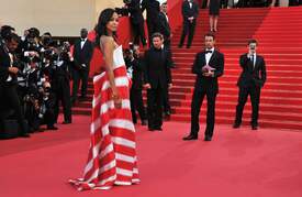 Zoe_Saldana_The_Tree_Of_Life_Cannes_021.jpg