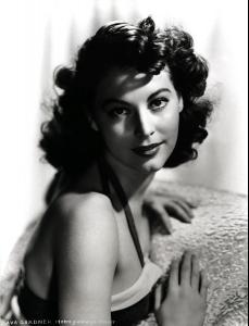 36592_ava_gardner_the_celebrity_city_41428_122_390lo.jpg