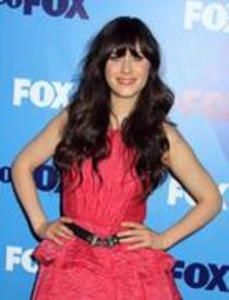 th_ZooeyDeschanelFOXUpfrontsinNewYorkMAY_16_2011HQx55_17.jpg