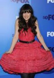 th_ZooeyDeschanelFOXUpfrontsinNewYorkMAY_16_2011HQx55_20.jpg