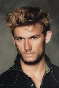 Alex_Pettyfer_640x960_3951.jpg