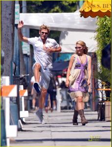 alex_pettyfer_dianna_agron_jumps_06.jpg