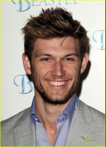 alex_pettyfer_beastly_premiere_04.jpg