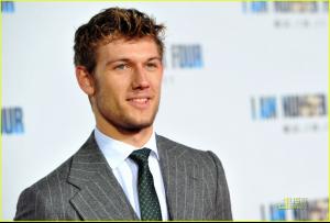 alex_pettyfer_number_four_premiere_07.jpg