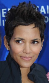 celebrity_paradise.com_Halle_Berry_Revlon_152.jpg