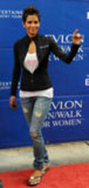 th_celebrity_paradise.com_Halle_Berry_Revlon_76.jpg