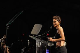 HalleBerryatthe38thFiFiAwardsNewYork25.5.2011_287.jpg