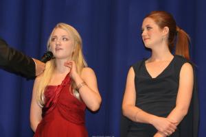 83338_Evanna_Lynch_and_Bonnie_Wright_july162009-013_122_31lo.jpg