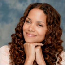 Halle_Berry_Armando_Gallo_portraits_12.jpg