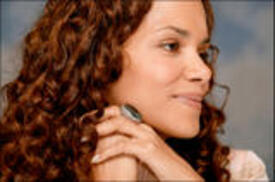Halle_Berry_Armando_Gallo_portraits_17.jpg