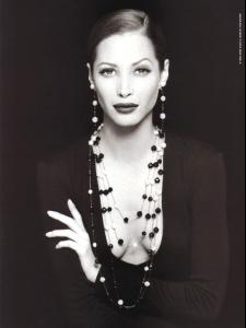 Christy_Turlington_575x768_48kb_media_237_media_0109.jpg