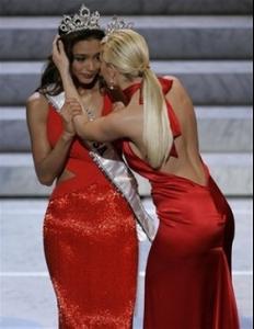 rachel_renee_smith_crowned_miss_usa2007.jpg