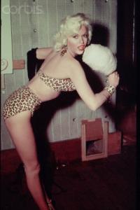 Jayne_Mansfeild_leopard_bikini.jpg