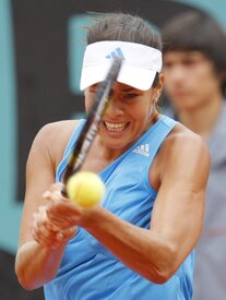 Celebutopia-Ana_Ivanovic-2009_French_Open_tennis_tournament_Day_6-03.jpg