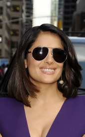 celebrity_paradise.com_TheElder_SelmaHayek2010_06_21_OnLateShowWithDavidLetterman13.jpg