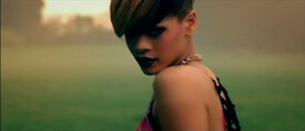 Rihanna Te Amo_71.jpg