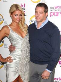 Paris_Hilton_at_The_World_According_To_Paris_premiere_at_the_Roosevelt_Hotel_0291.jpg