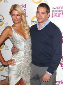 Paris_Hilton_at_The_World_According_To_Paris_premiere_at_the_Roosevelt_Hotel_0301.jpg