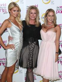 Paris_Hilton_at_The_World_According_To_Paris_premiere_at_the_Roosevelt_Hotel_0317.jpg