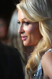 Paris_Hilton_The_World_According_To_Paris_Series_Premiere_023.jpg