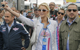 celebrity_paradise.com_TheElder_ParisHilton2011_06_05_beforetheSpanishGrandPrixattheMontmelo2.jpg