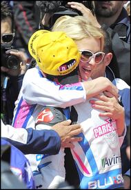 celebrity_paradise.com_TheElder_ParisHilton2011_06_05_beforetheSpanishGrandPrixattheMontmelo26.jpg