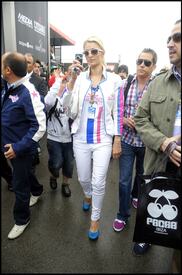 celebrity_paradise.com_TheElder_ParisHilton2011_06_05_beforetheSpanishGrandPrixattheMontmelo28.jpg