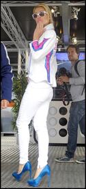 celebrity_paradise.com_TheElder_ParisHilton2011_06_05_beforetheSpanishGrandPrixattheMontmelo31.jpg
