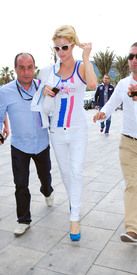 celebrity_paradise.com_TheElder_ParisHilton2011_06_05_beforetheSpanishGrandPrixattheMontmelo46.jpg