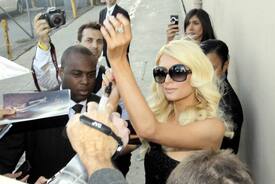 celebrity_paradise.com_TheElder_ParisHilton2011_06_07_attheJimmyKimmelLiveinLosAngeles13.jpg