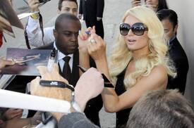 celebrity_paradise.com_TheElder_ParisHilton2011_06_07_attheJimmyKimmelLiveinLosAngeles15.jpg