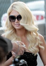 celebrity_paradise.com_TheElder_ParisHilton2011_06_07_attheJimmyKimmelLiveinLosAngeles16.jpg