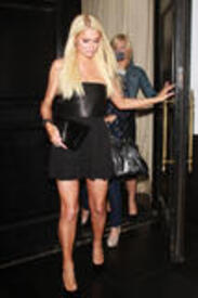 th_celebrity_paradise.com_TheElder_ParisHilton2011_06_13_atBesoRestaurantinHollywood10.jpg