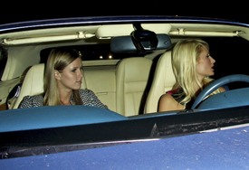 celebrity_paradise.com_TheElder_ParisandNickyHilton2011_06_19_atDanTanasrestaurantinWestHollywood11.jpg