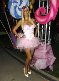 celebrity_paradise.com_TheElder_ParisHilton12.jpg