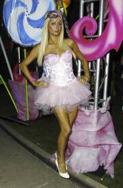 celebrity_paradise.com_TheElder_ParisHilton13.jpg