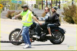 post-37737-0-62880900-1340727413_thumb.j