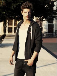 post-60960-0-92715600-1339444333_thumb.j