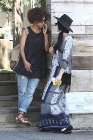 Halle Berry leaving Eveleigh Restaurant in West Hollywood 10.06.2012_03.jpg